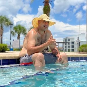 Meet your Posher, Getulio vitor